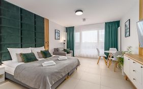 Aquamarina Prima 12 By Renters